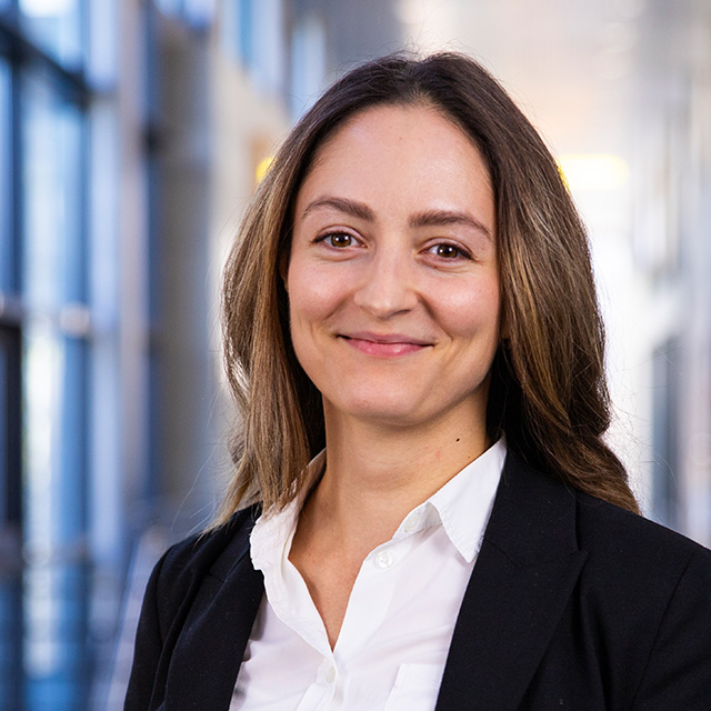 Anastasia, Investor Relations Manager